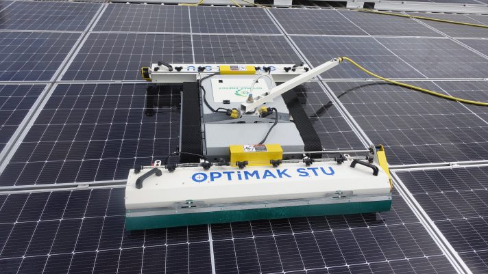 gınes-paneli-temizleme-robotu